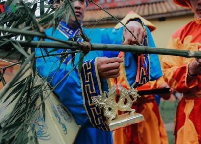 Neu-pole-erecting-ceremony-tie-up-imperial-stamp